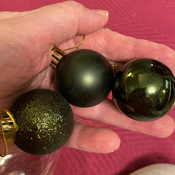 Olive green Christmas ornaments - about 30 - Picture 5 of 7